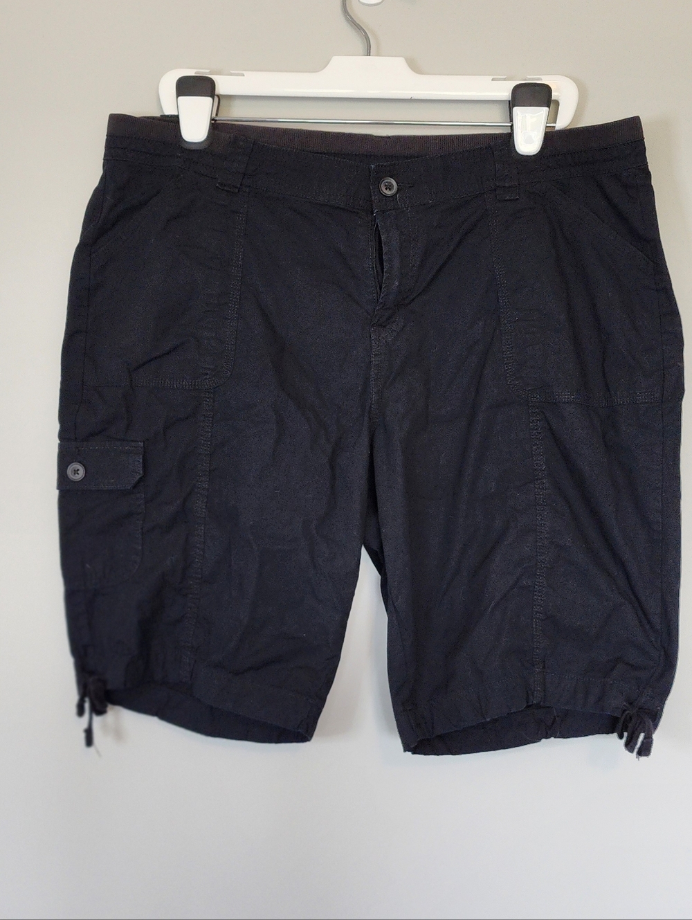 St. John’s Bay Black Cargo Bermuda Shorts 18W